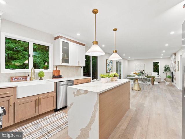 6 ASHBROOKE DR, Voorhees, NJ 08043