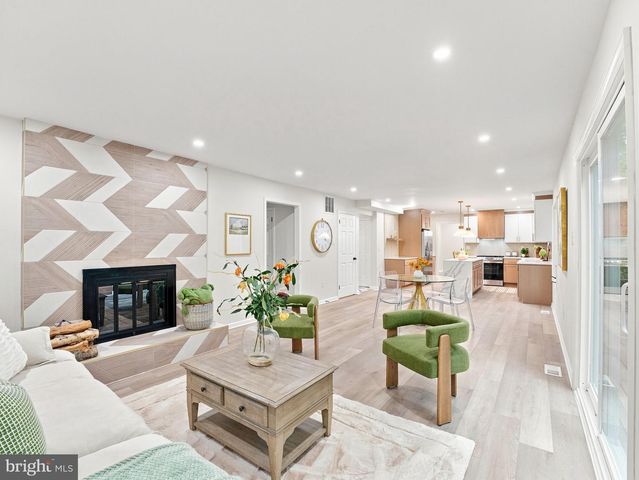 6 ASHBROOKE DR, Voorhees, NJ 08043