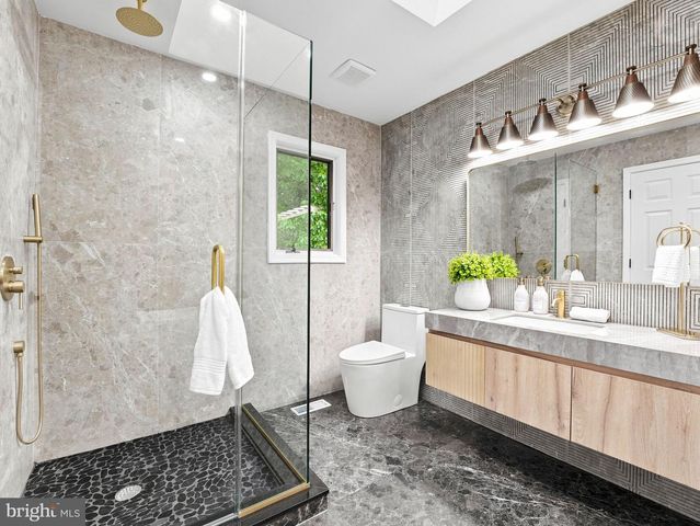 6 ASHBROOKE DR, Voorhees, NJ 08043