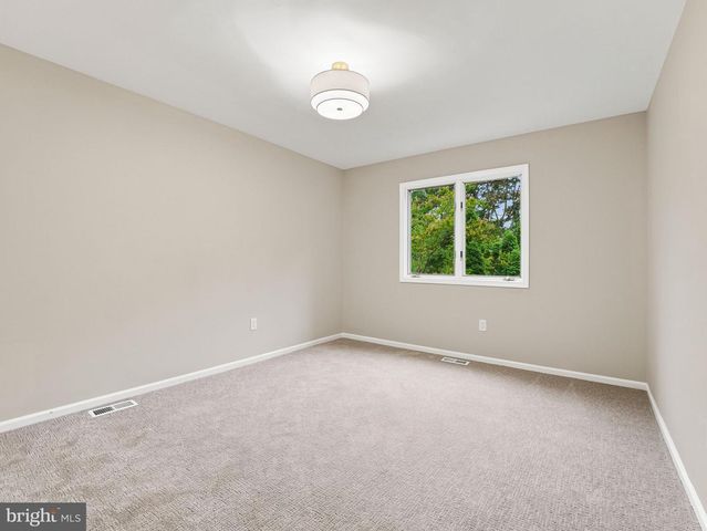 6 ASHBROOKE DR, Voorhees, NJ 08043