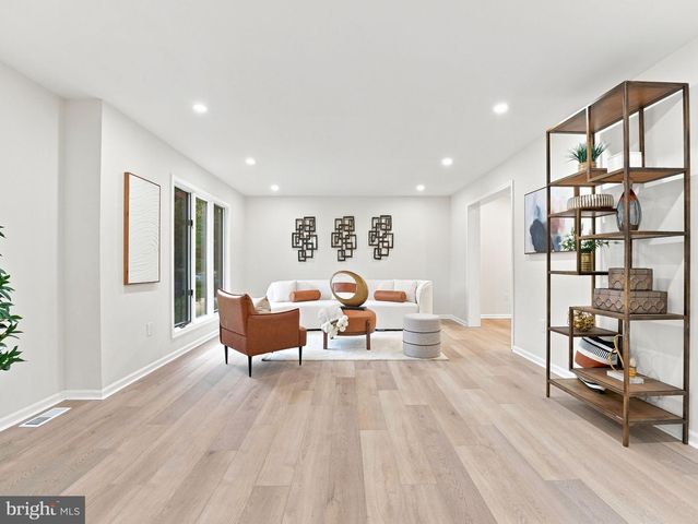 6 ASHBROOKE DR, Voorhees, NJ 08043