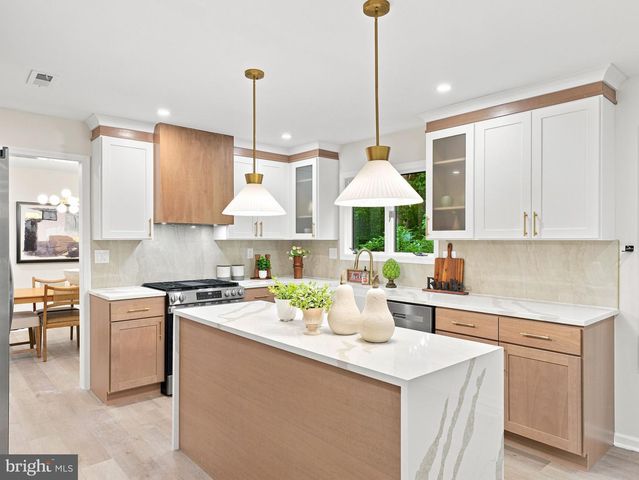 6 ASHBROOKE DR, Voorhees, NJ 08043