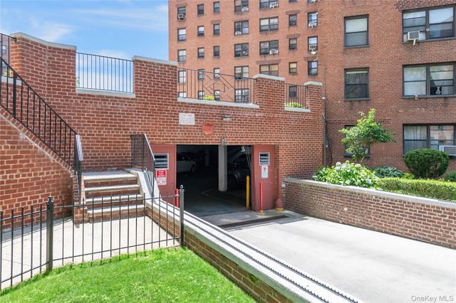 99-32 66th Road 7G, Rego Park, NY 11374