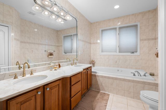 56446 Birkdale Drive, Macomb, MI 48042