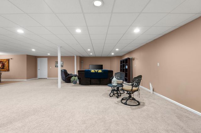 56446 Birkdale Drive, Macomb, MI 48042
