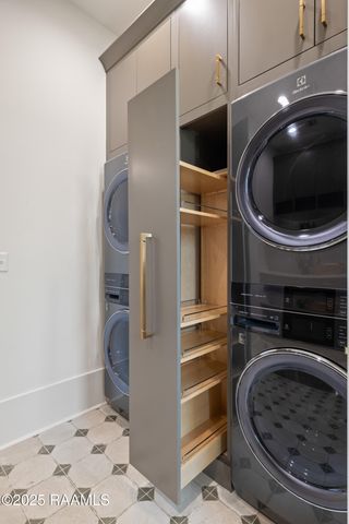 104 Dusty Ridge Drive, Youngsville, LA 70592