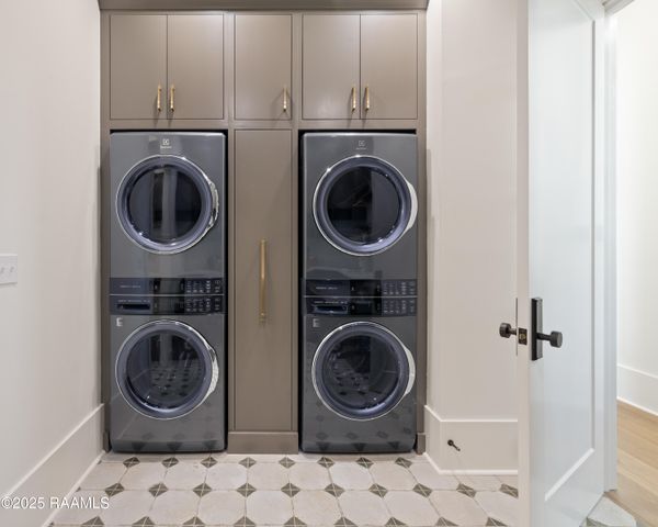 104 Dusty Ridge Drive, Youngsville, LA 70592