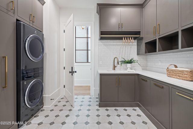 104 Dusty Ridge Drive, Youngsville, LA 70592