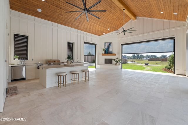 104 Dusty Ridge Drive, Youngsville, LA 70592