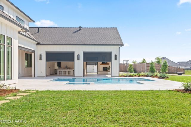 104 Dusty Ridge Drive, Youngsville, LA 70592