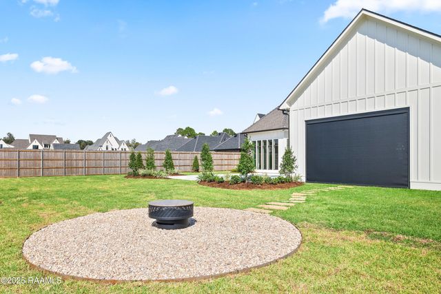 104 Dusty Ridge Drive, Youngsville, LA 70592