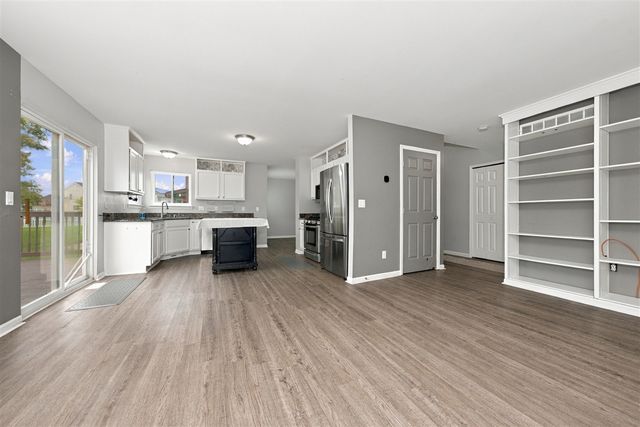 8585 Eral Court, Ypsilanti, MI 48198