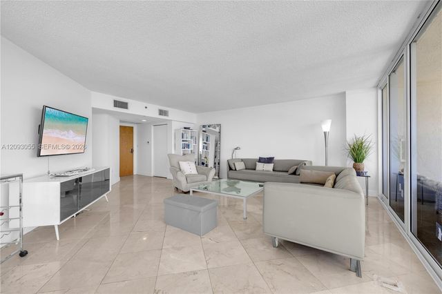 7330 Ocean Terrace 10-A, Miami Beach, FL 33141