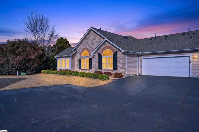 38 Fudora Circle, Simpsonville, SC 29681