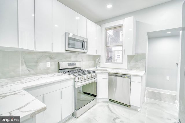 880 GRANITE ST, Philadelphia, PA 19124
