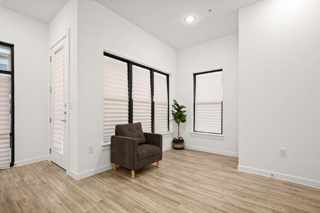 4901 Springdale RD 101, Austin, TX 78723