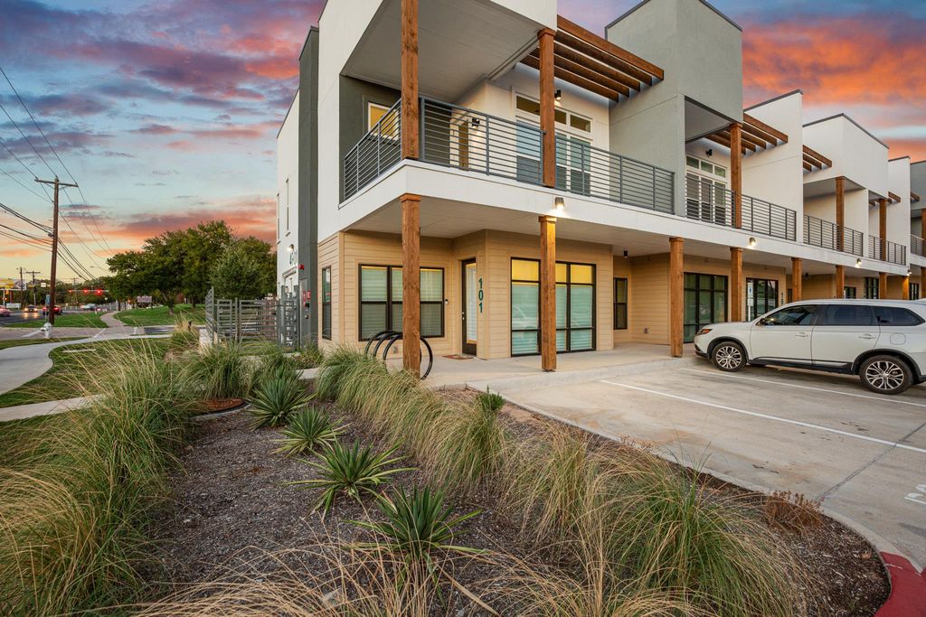 4901 Springdale RD 101, Austin, TX 78723