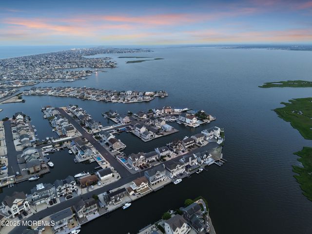 359 Naples Court, Lavallette, NJ 08735