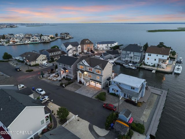 359 Naples Court, Lavallette, NJ 08735