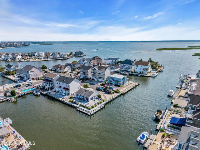 359 Naples Court, Lavallette, NJ 08735