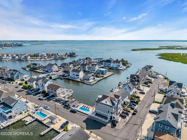 359 Naples Court, Lavallette, NJ 08735