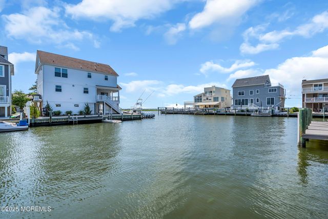 359 Naples Court, Lavallette, NJ 08735