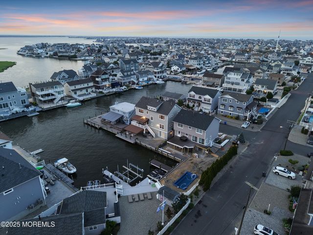 359 Naples Court, Lavallette, NJ 08735
