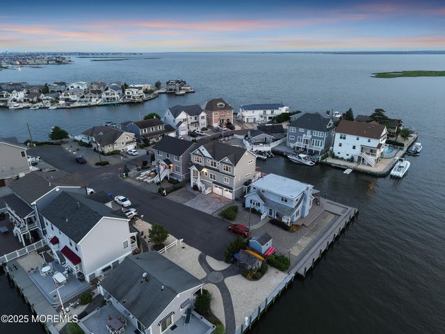 359 Naples Court, Lavallette, NJ 08735