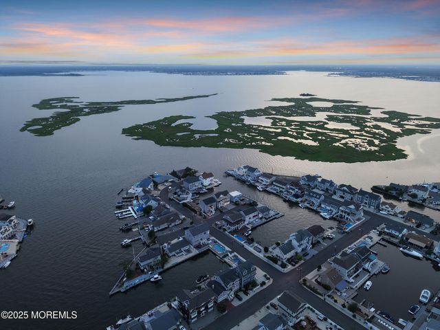 359 Naples Court, Lavallette, NJ 08735