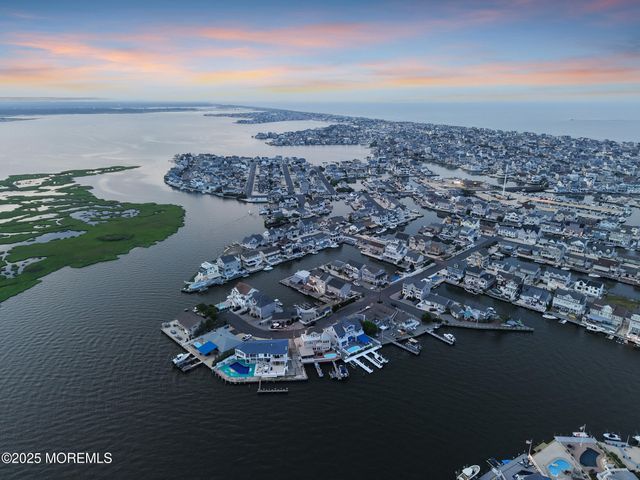 359 Naples Court, Lavallette, NJ 08735