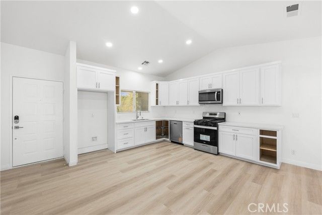 44238 Encanto Way, Lancaster, CA 93536