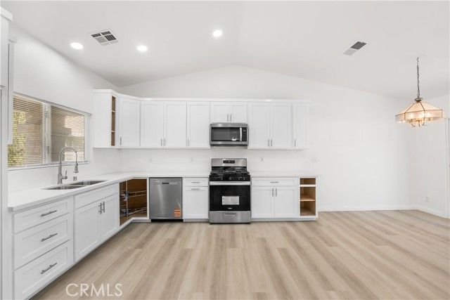 44238 Encanto Way, Lancaster, CA 93536