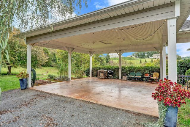 84 GREEN LEVEL RD, Boones Mill, VA 24065