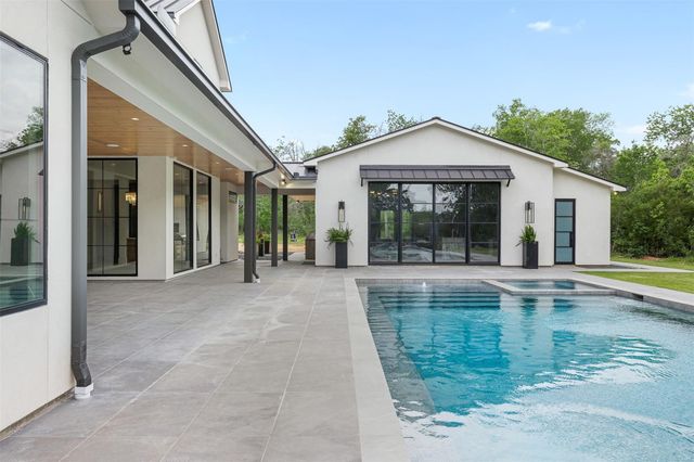 770 S Weyand Road, Round Top, TX 78954