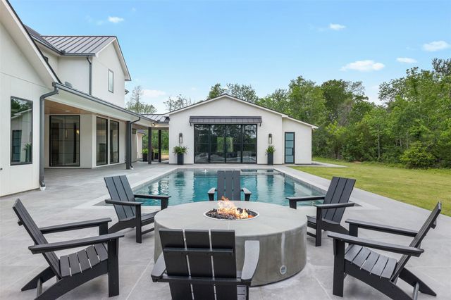 770 S Weyand Road, Round Top, TX 78954