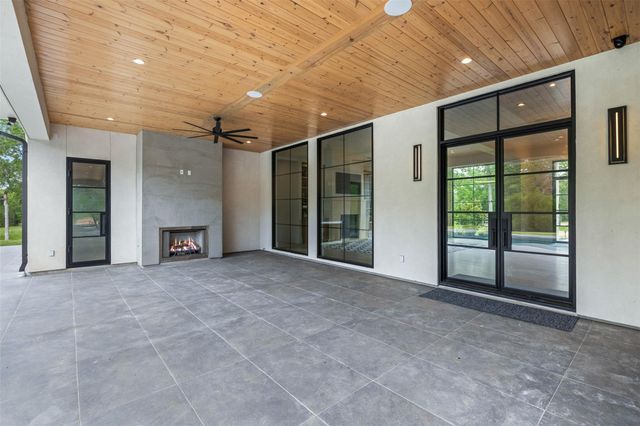770 S Weyand Road, Round Top, TX 78954