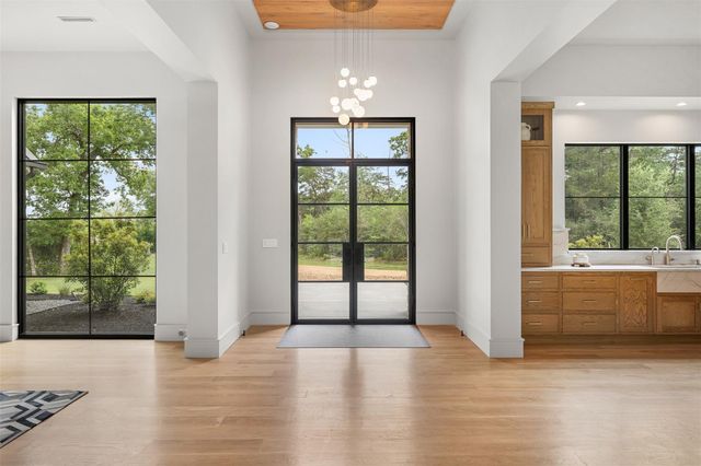 770 S Weyand Road, Round Top, TX 78954