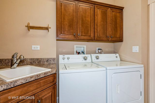 1803 RIZZI Lane, Bartlett, IL 60103