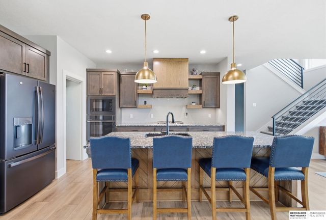 20612 Ellison Avenue, Elkhorn, NE 68022