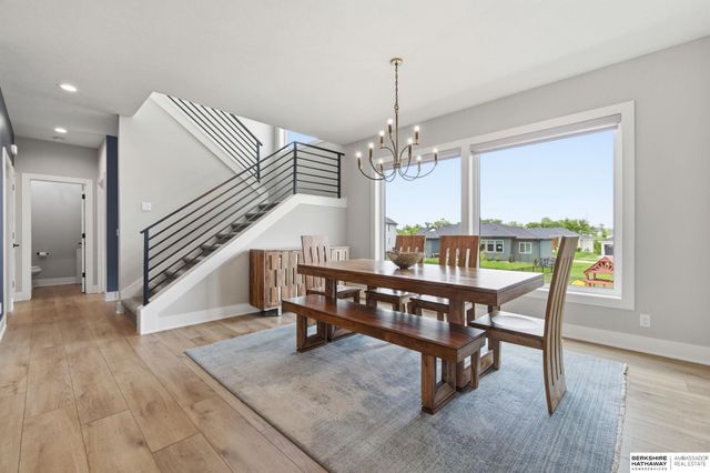 20612 Ellison Avenue, Elkhorn, NE 68022