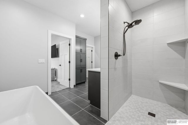 20612 Ellison Avenue, Elkhorn, NE 68022