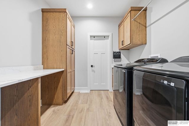 20612 Ellison Avenue, Elkhorn, NE 68022