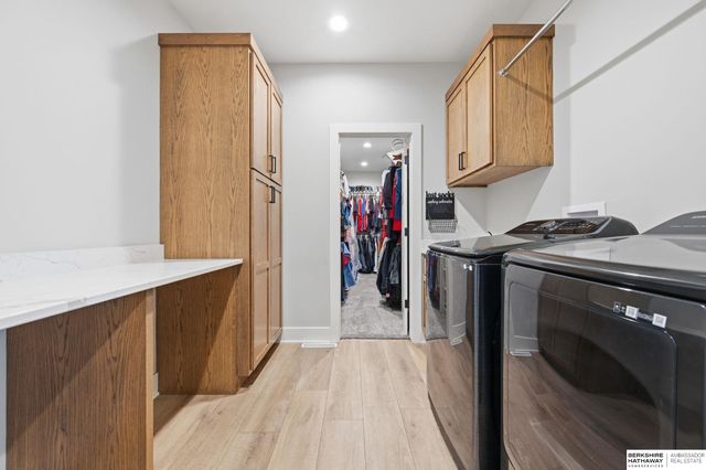 20612 Ellison Avenue, Elkhorn, NE 68022