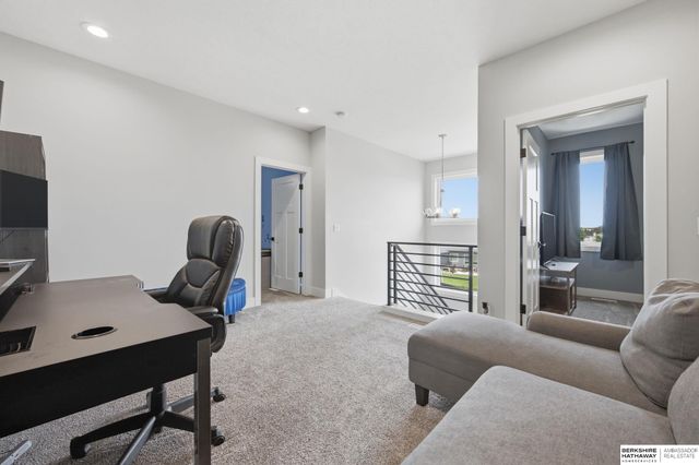 20612 Ellison Avenue, Elkhorn, NE 68022