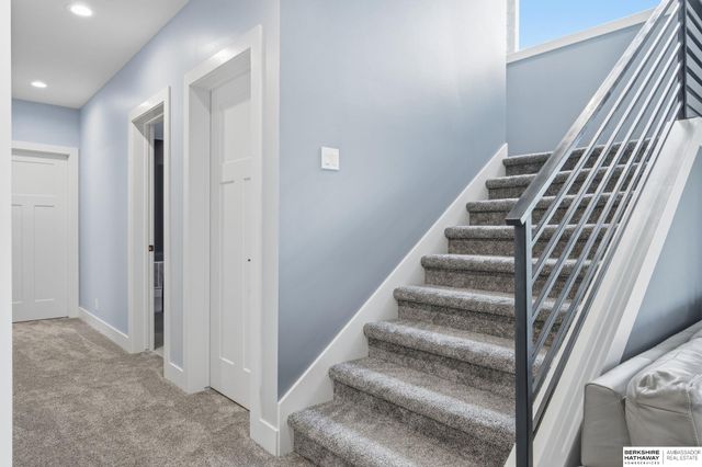 20612 Ellison Avenue, Elkhorn, NE 68022