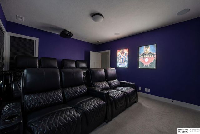 20612 Ellison Avenue, Elkhorn, NE 68022