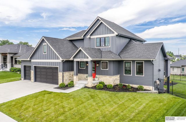 20612 Ellison Avenue, Elkhorn, NE 68022