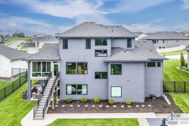 20612 Ellison Avenue, Elkhorn, NE 68022