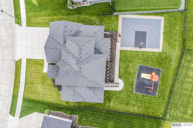 20612 Ellison Avenue, Elkhorn, NE 68022