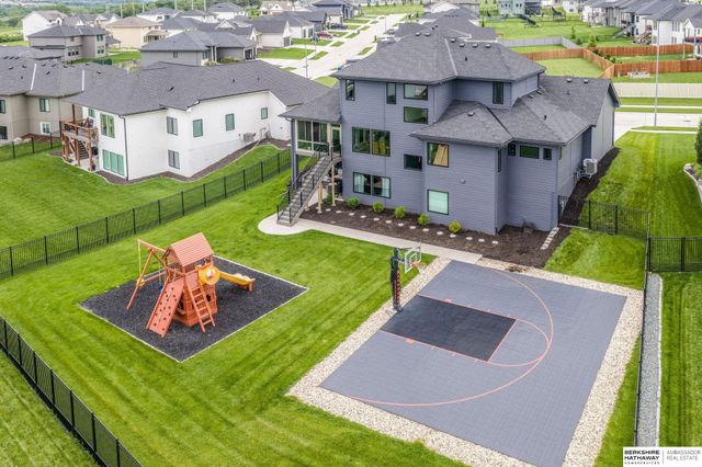 20612 Ellison Avenue, Elkhorn, NE 68022